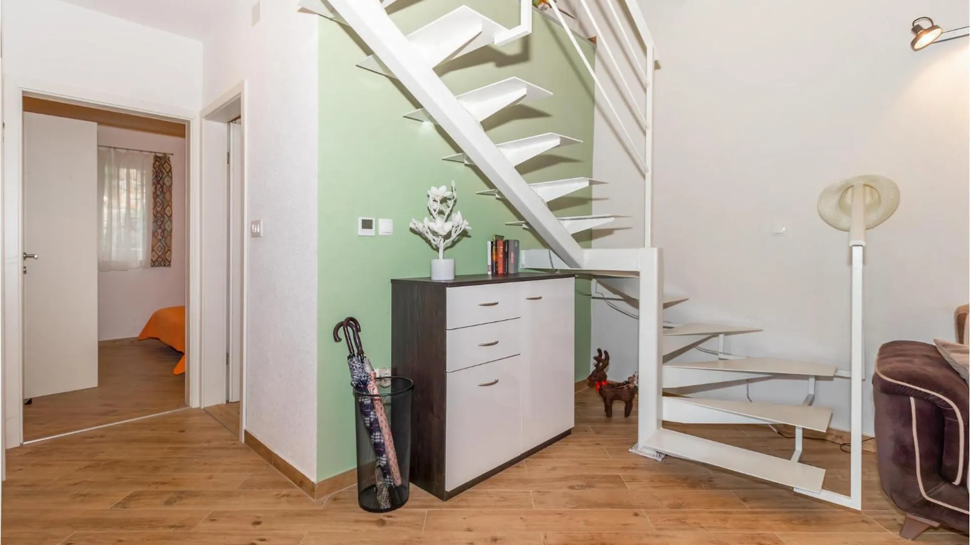 Gorgeous Home In Klenovica With Wifi Holiday home