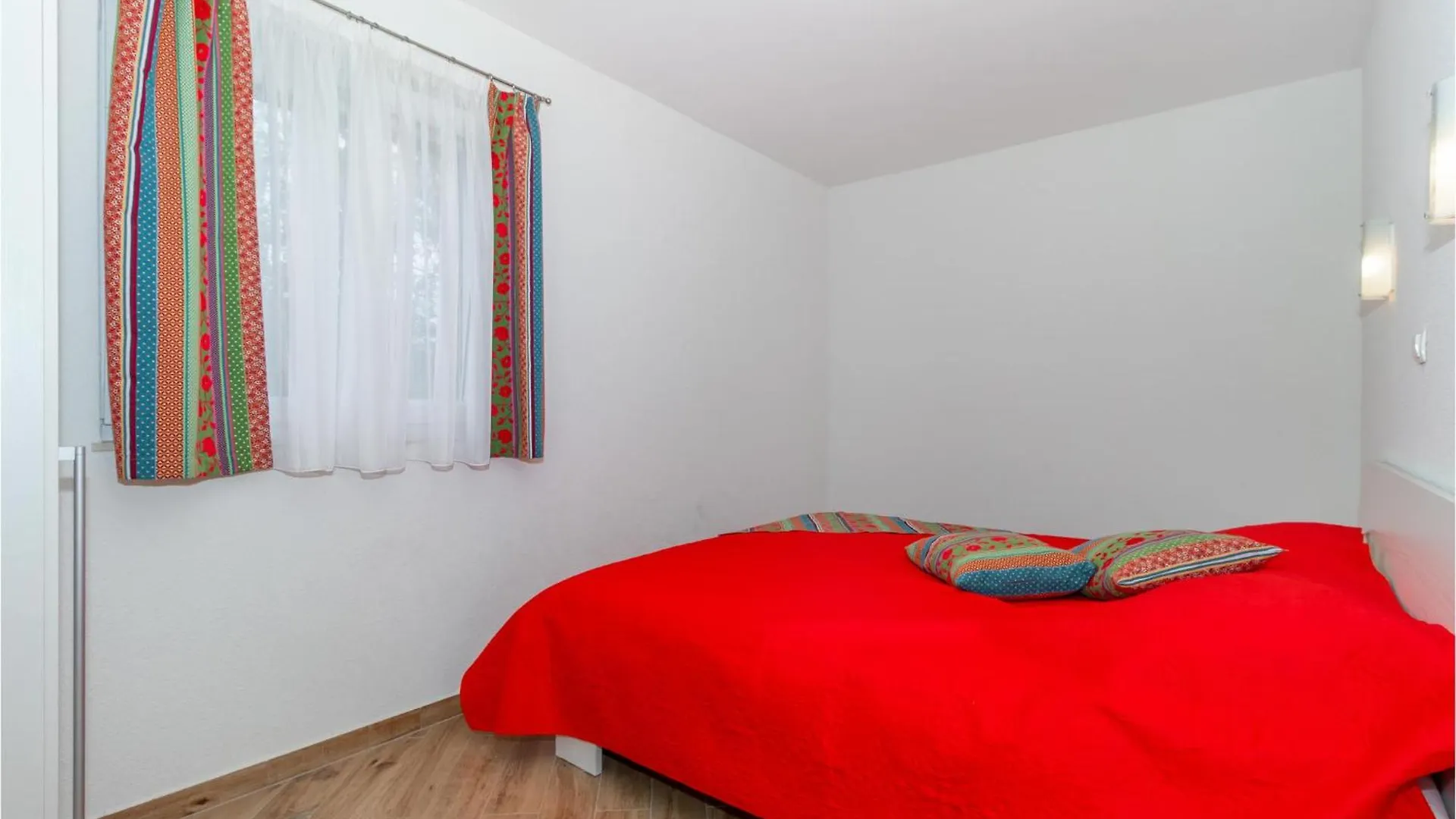 Gorgeous Home In Klenovica With Wifi